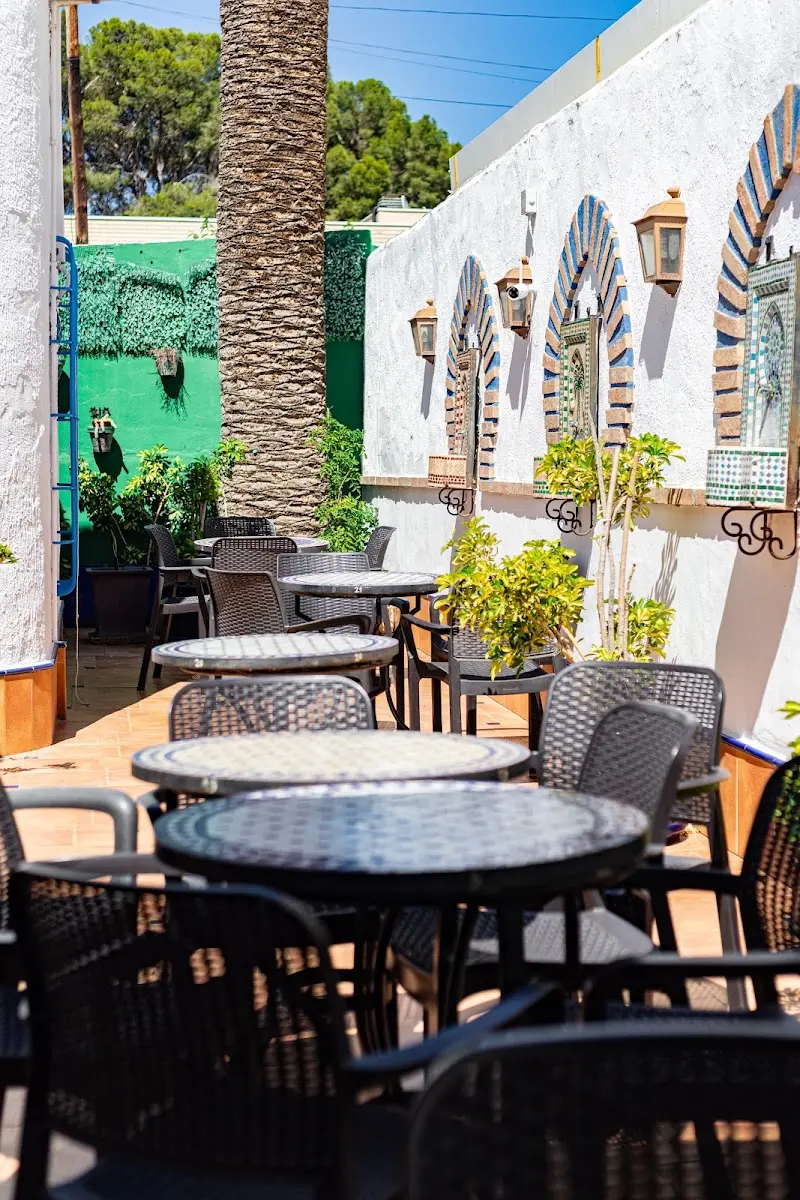 LA TETERIA. Café, bar y shisha. exterior