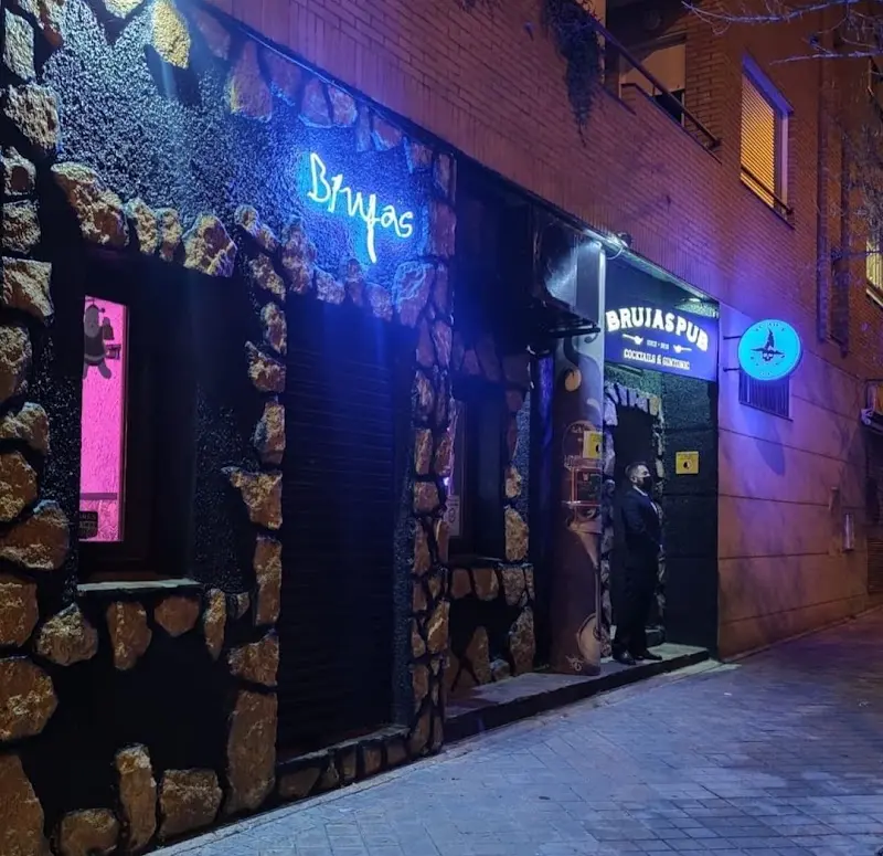 Brujas Pub exterior