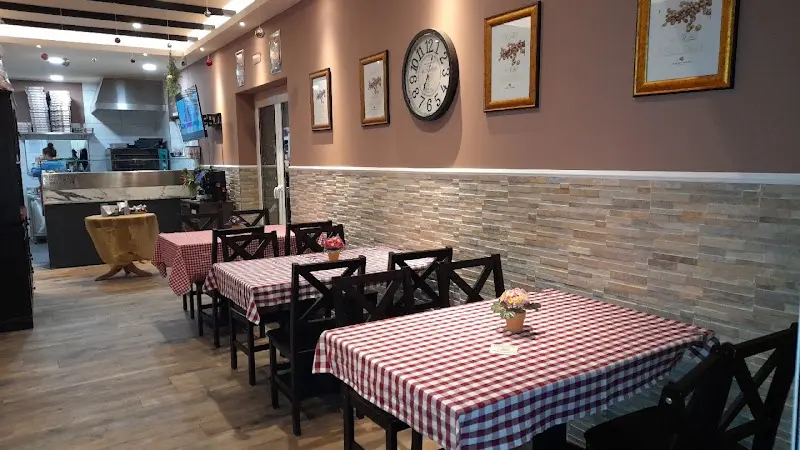 Pizzeria Da Maurizio exterior