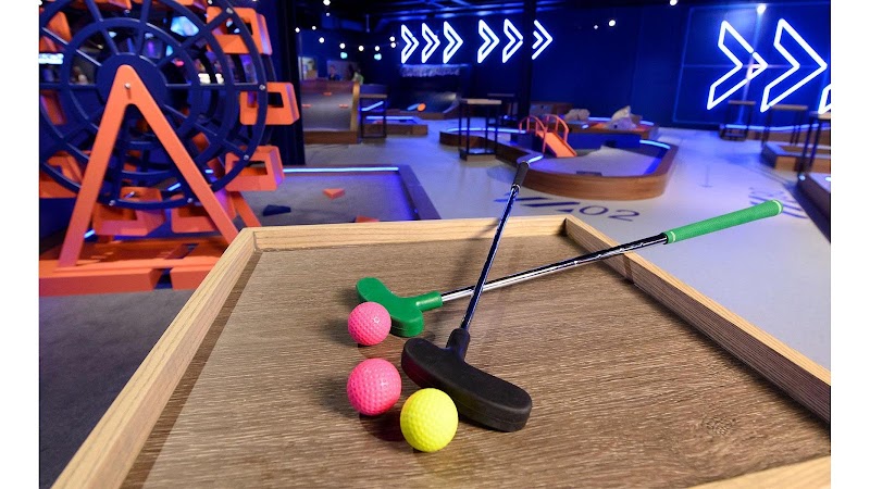 Mini Golf at Hollywood Bowl York exterior