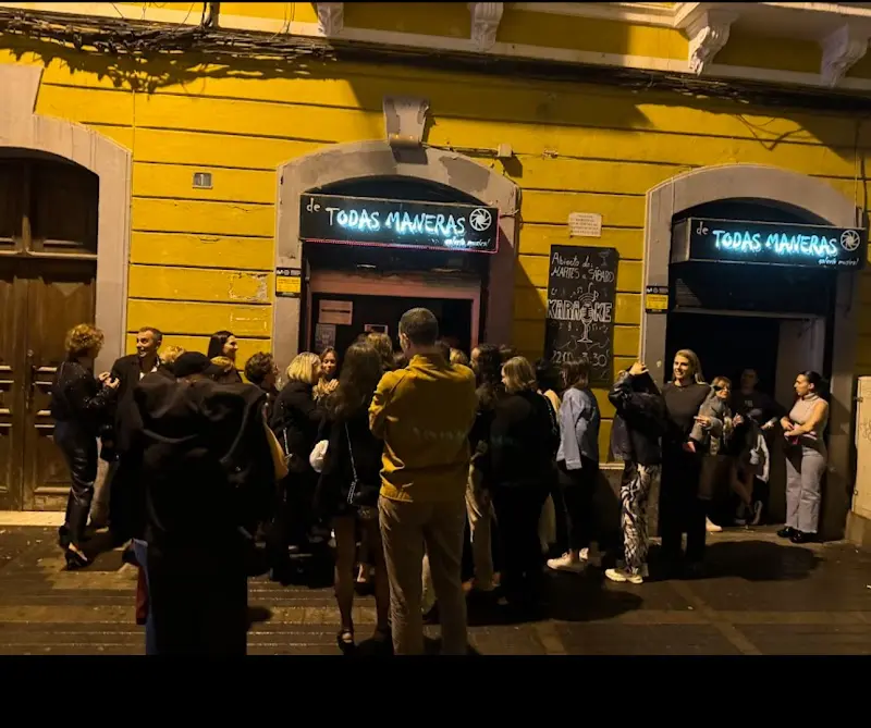 Karaoke De todas maneras exterior