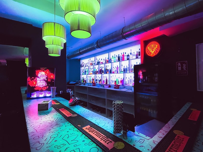Reina De La Noche Music Bar exterior