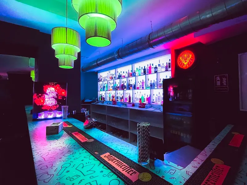 Reina De La Noche Music Bar exterior
