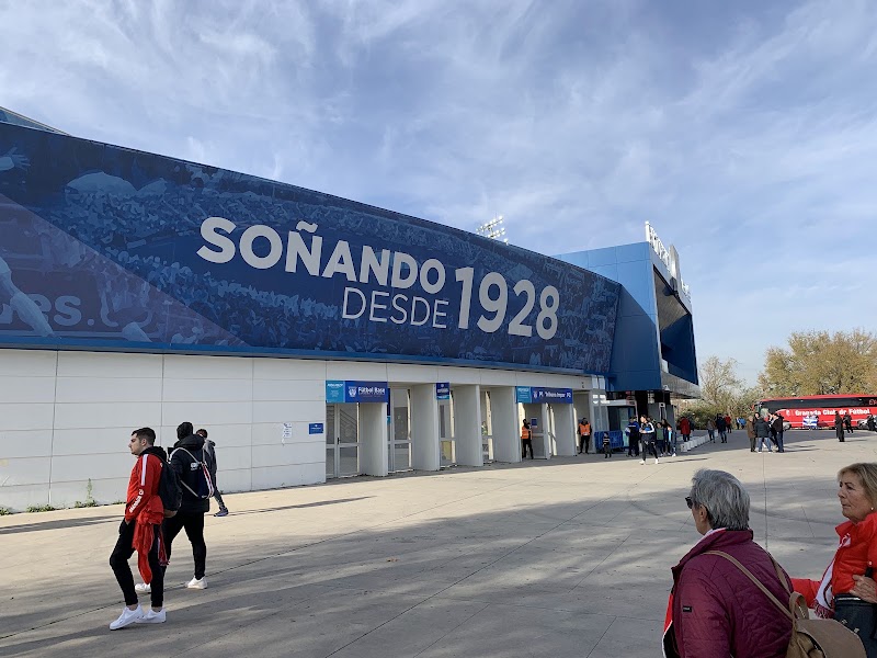 Tienda Lega Store exterior