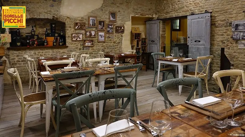 Sorelle Picchi exterior