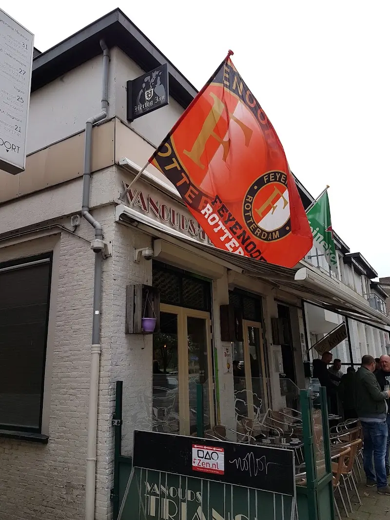 Cafe Vanouds Trianon exterior