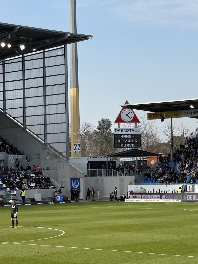 Dugena-Uhr exterior