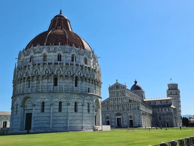 Cattedrale di Pisa exterior