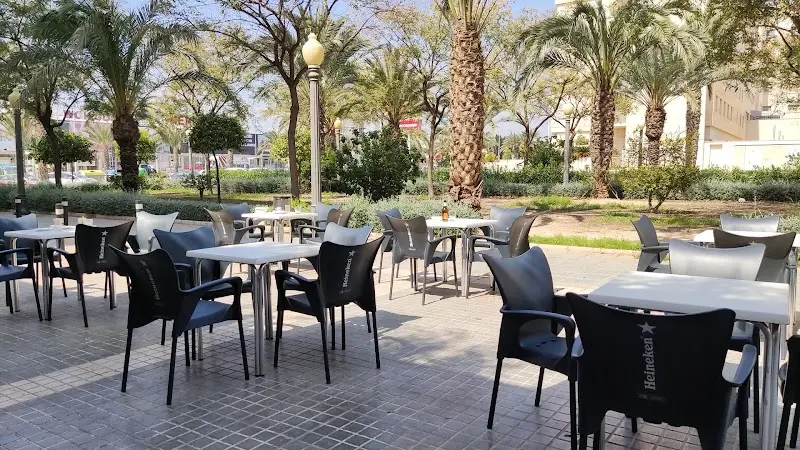Cafe Bar Enzo exterior