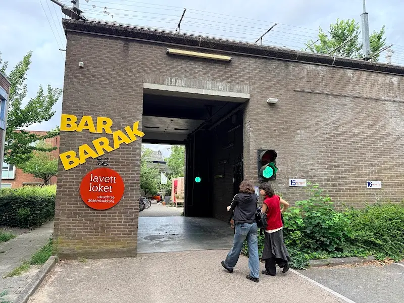 Bar Barak exterior