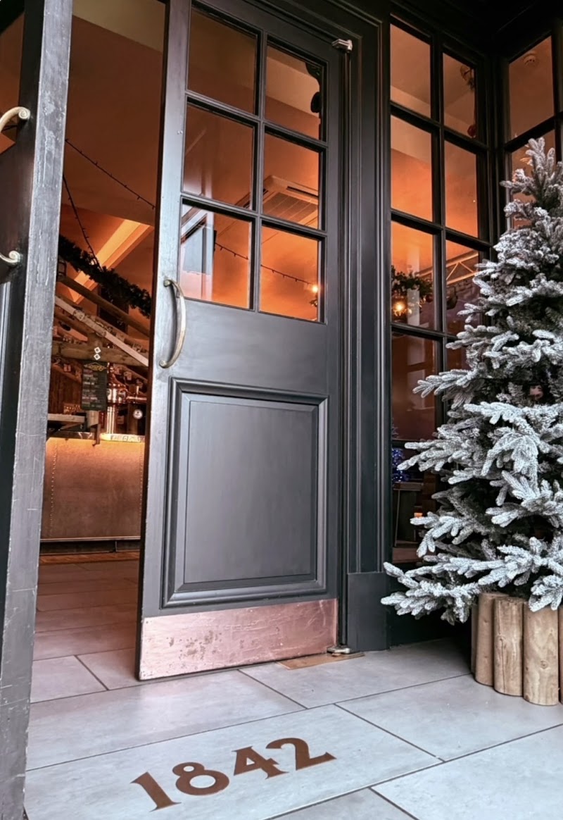 1842 Restaurant & Bar exterior