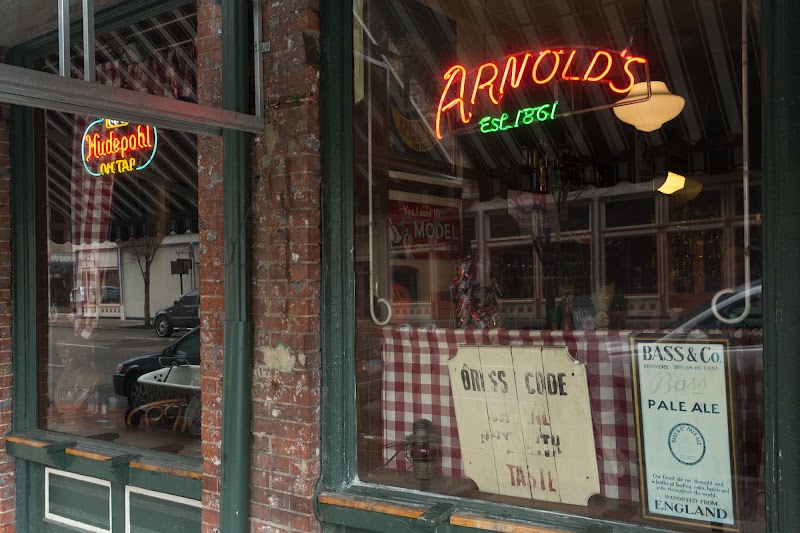 Arnold's Bar & Grill exterior