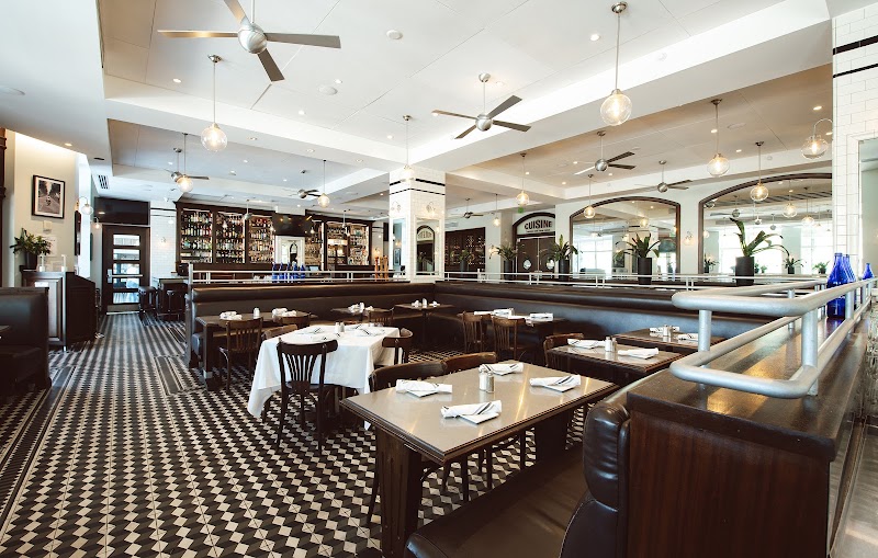 Cassis Restaurant St. Pete exterior