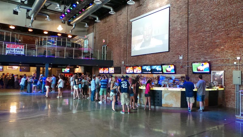 Billy's Sports Bar exterior