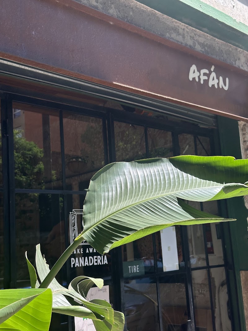 Afán en la Cuadra exterior
