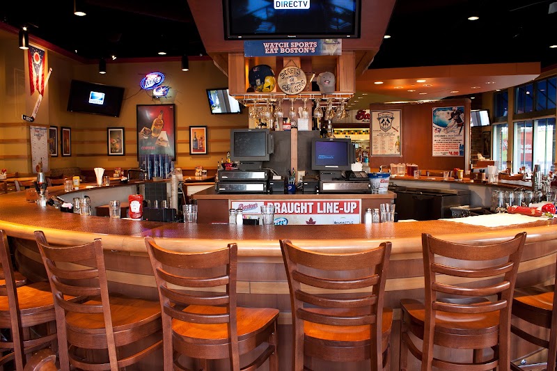 Boston's Pizza Restaurant & Sports Bar exterior