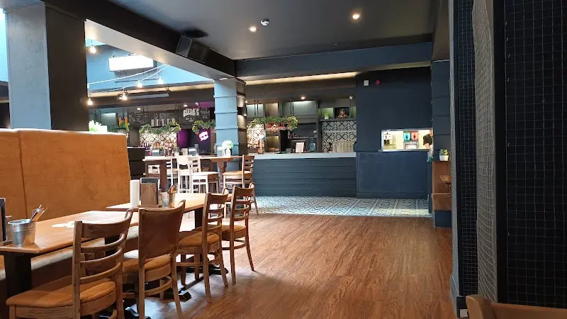 Ellis’s exterior