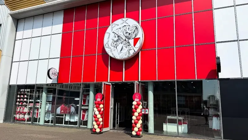 AJAX Fanshop exterior