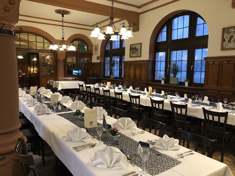 Hoepfner Burghof | Restaurant | Brauereiausschank | Eventlocation | Catering - deutsche gutbürgerliche Küche exterior
