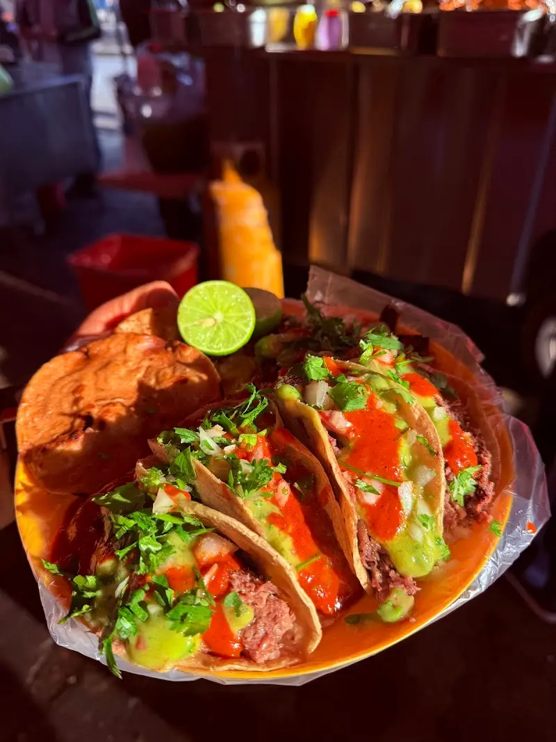 Tacos El Güero exterior