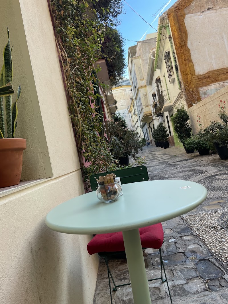Desal Café - Breakfast and Brunch exterior