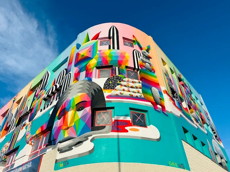 Villaverde Walls - Okuda San Miguel exterior