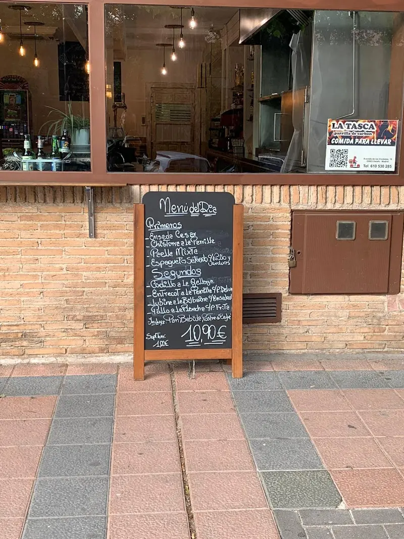 La Tasca - parrilla de carbón exterior