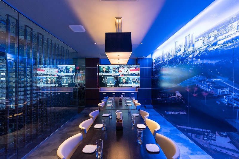 Parlay Sporting Club + Kitchen exterior