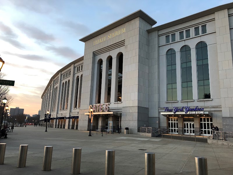 Yankee Stadium Tours exterior
