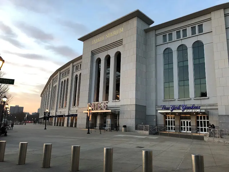 Yankee Stadium Tours exterior