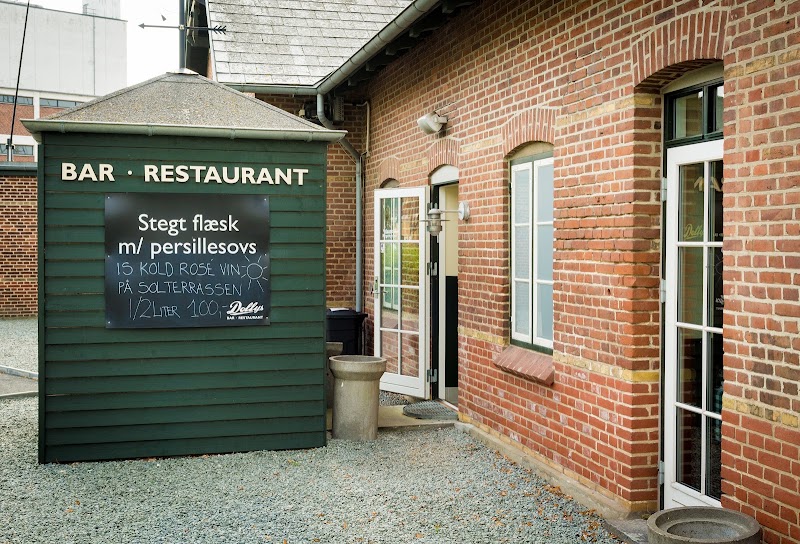 Dollys exterior