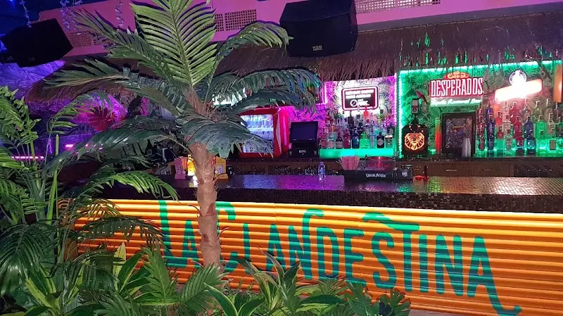 La Clandestina exterior