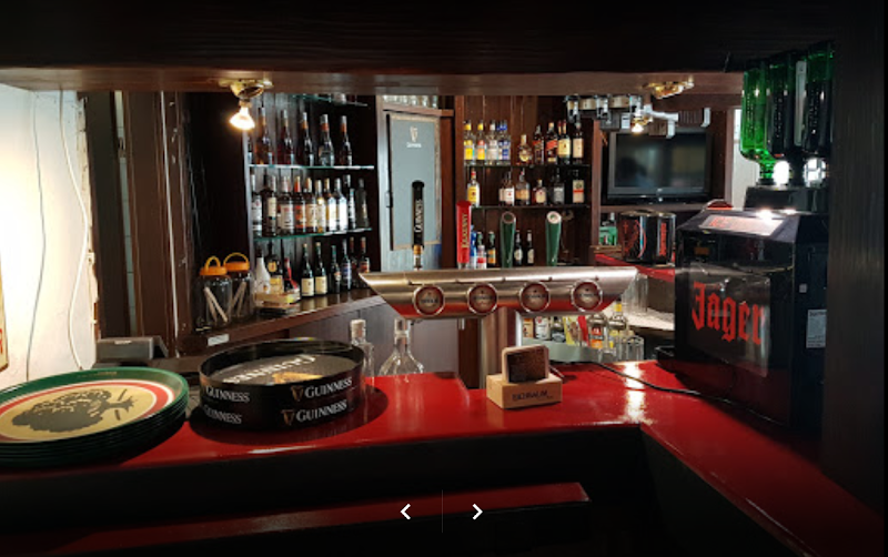 Puzzles Sports Bar exterior