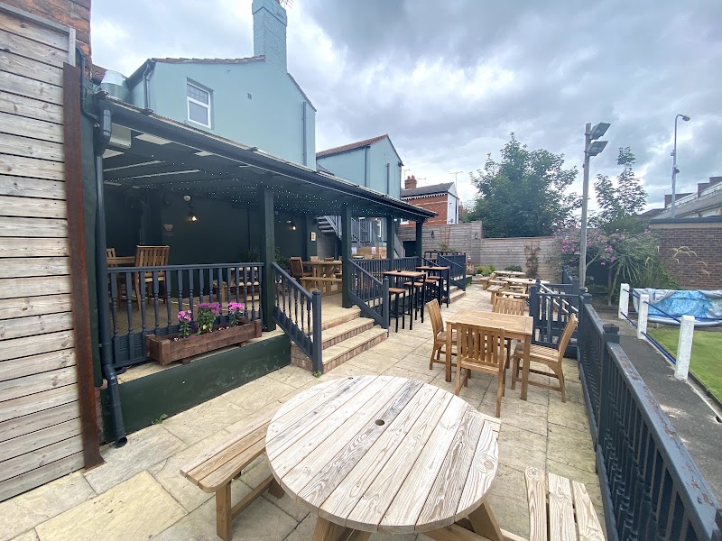 The Hop Pole exterior