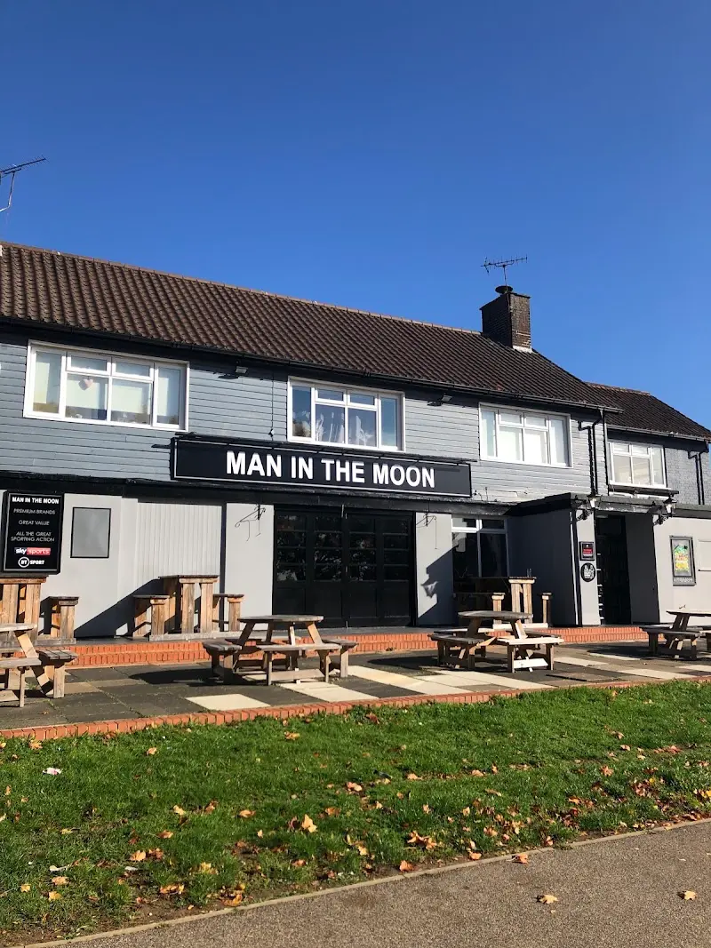 Man In the Moon Stevenage (previously Willows) exterior
