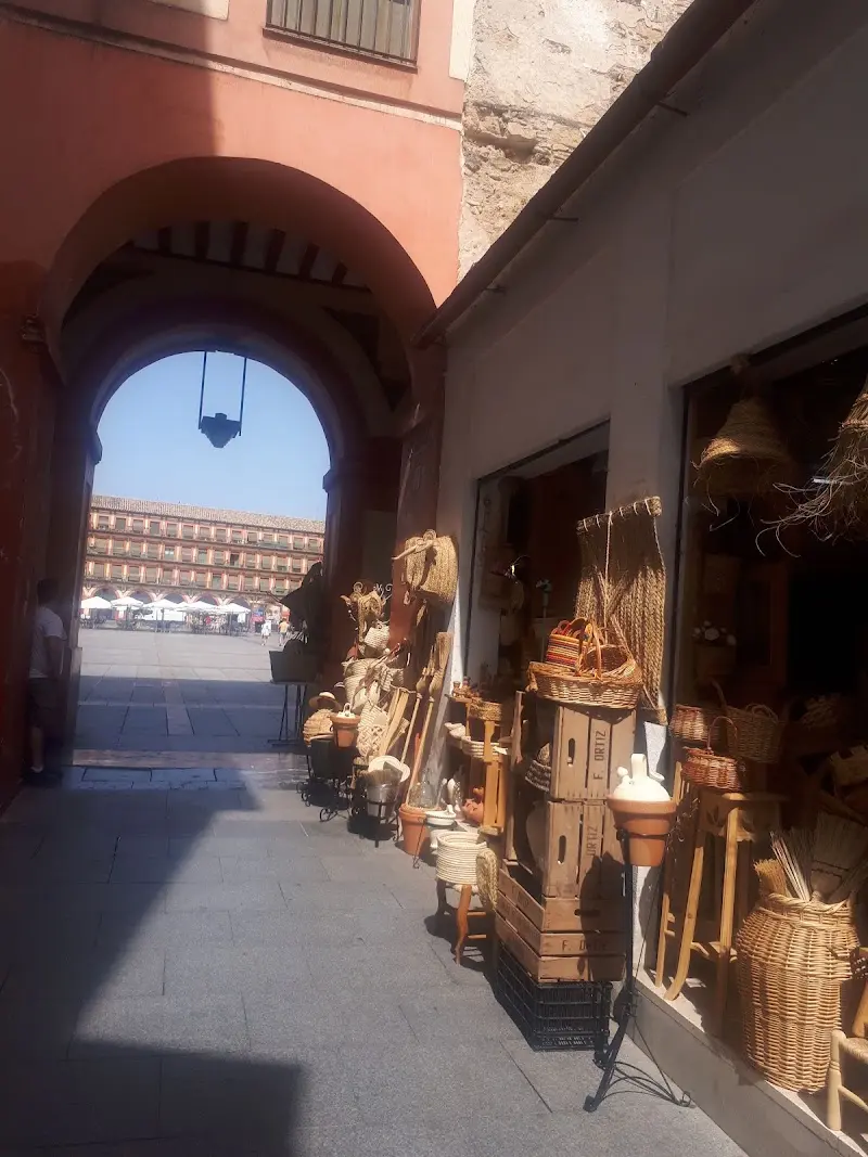 Mercado de la Corredera. Plaza de las Cañas. exterior