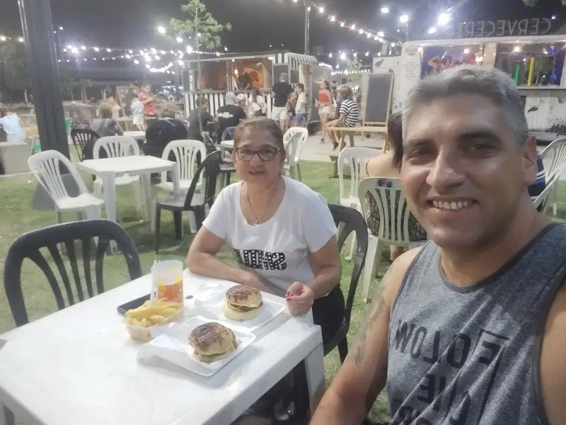 Paseo Food Truck Diego Armando Maradona exterior