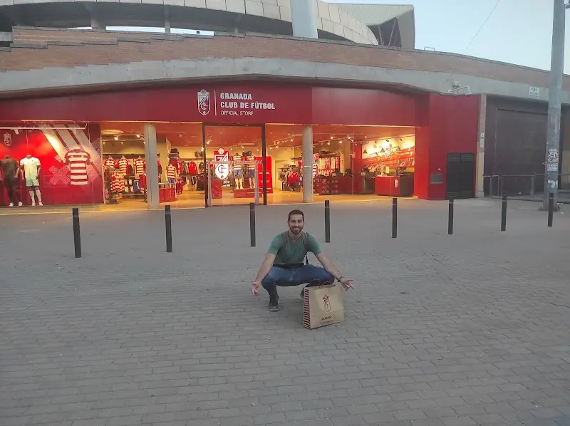 Tienda Oficial Granada CF Estadio exterior