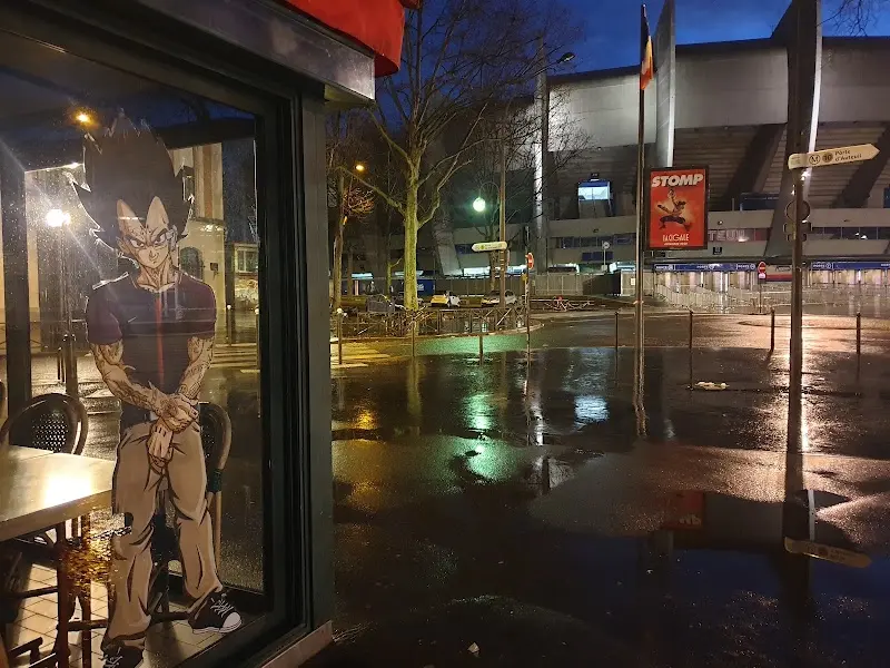 Les Deux Stades exterior