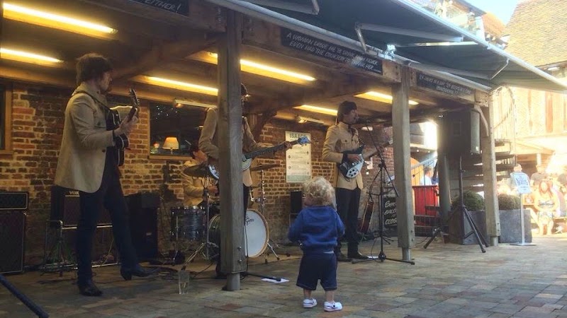 Isaacs On The Quay exterior