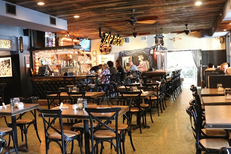 Tap Room at the Hollander Hotel exterior