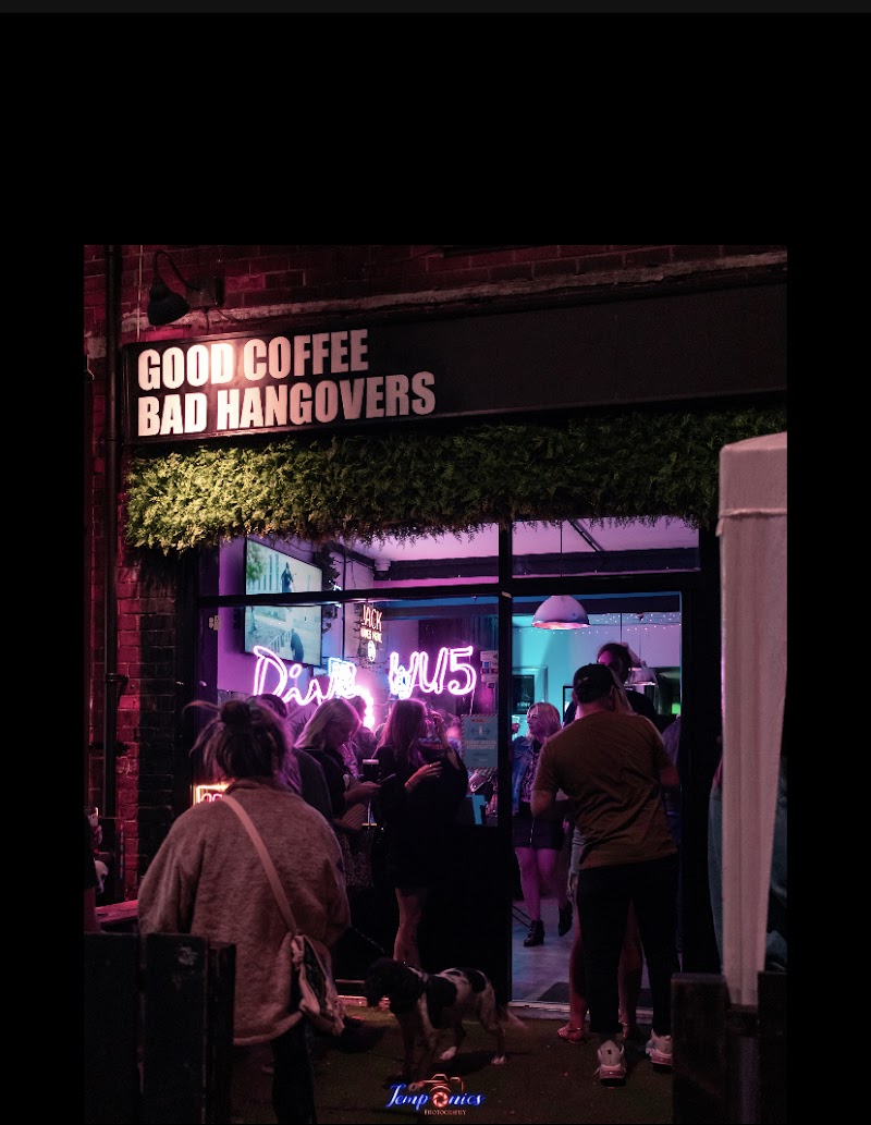 DiveHu5/Dive Coffee Co. exterior