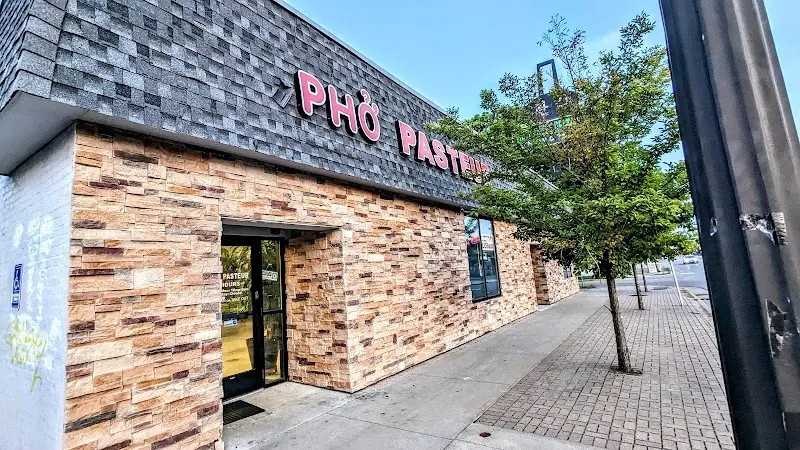 Pho Pasteur exterior