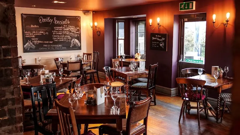 The Horse & Groom - Pub & Kitchen exterior