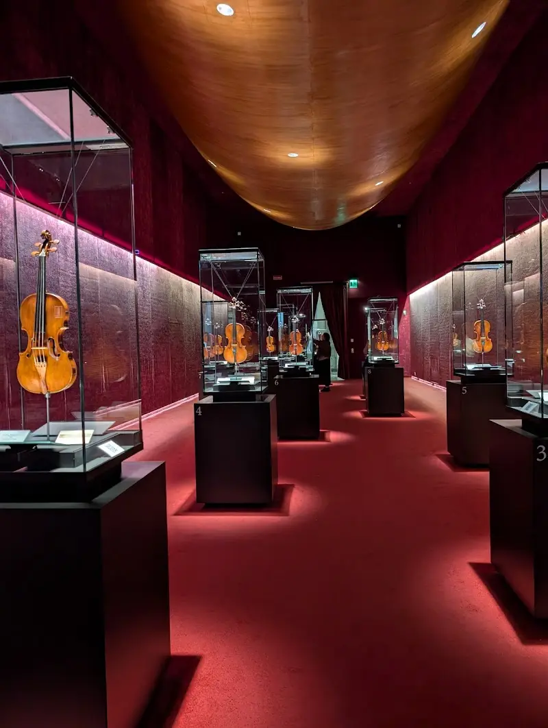 Museo del Violino exterior