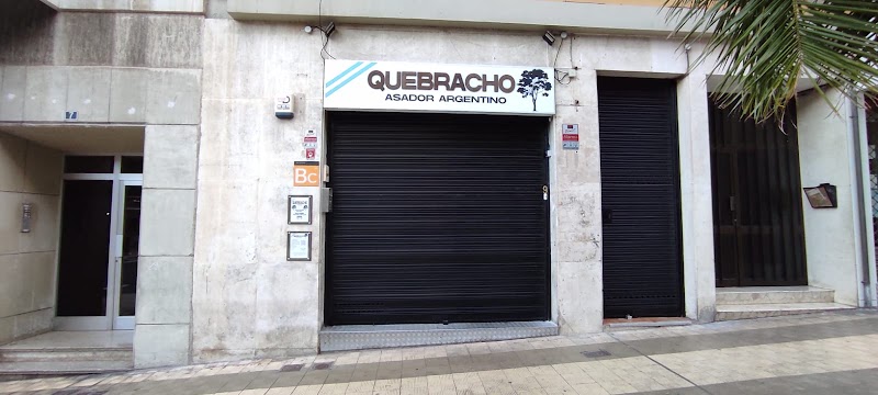 Quebracho asador, parrilla exterior