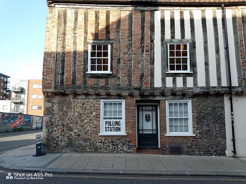 Dragon Hall exterior