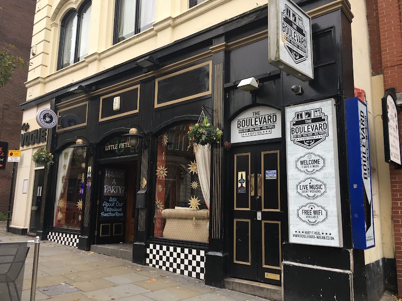 Little Fifteen exterior