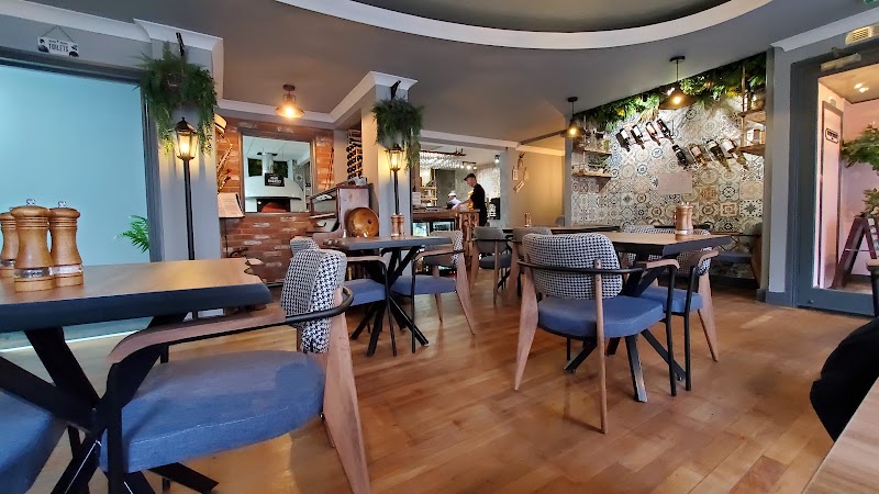 Storico (wood fired pizza & fresh pasta) exterior